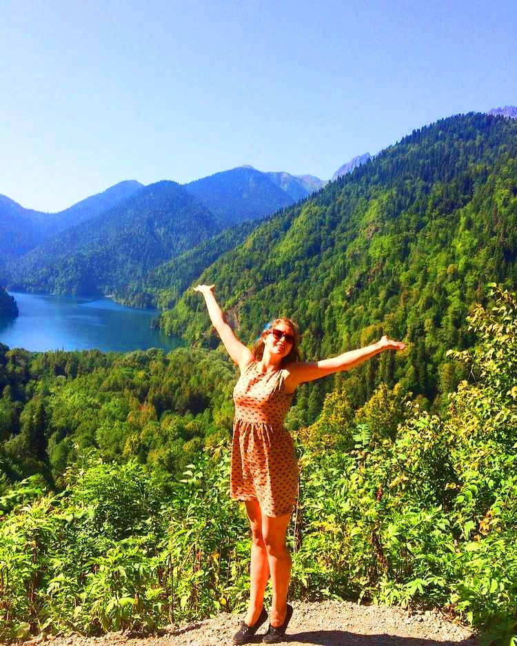 Джиппинг из Лоо в Абхазию "Гегский водопад и озеро Рица"