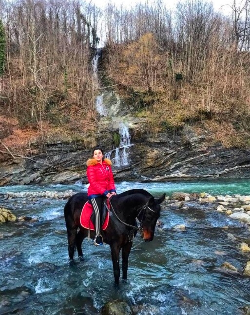 Конная прогулка в Сочи к Самшитовому водопаду
