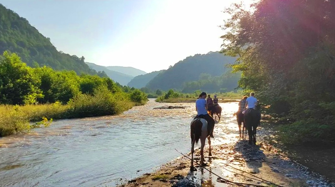 Поход на лошадях в Солохаул из Сочи на 2 дня
