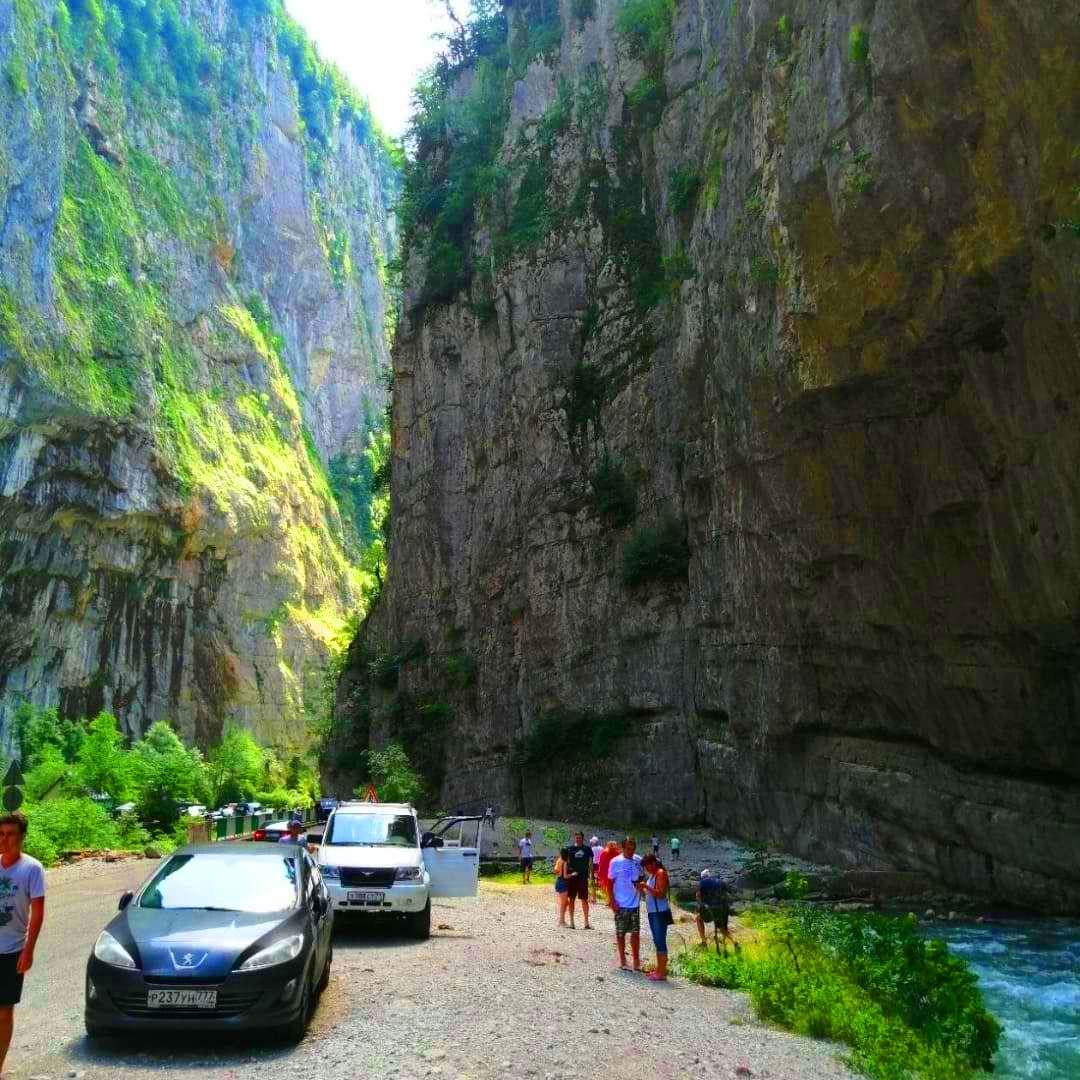 каньон в абхазии по дороге к озеру рица
