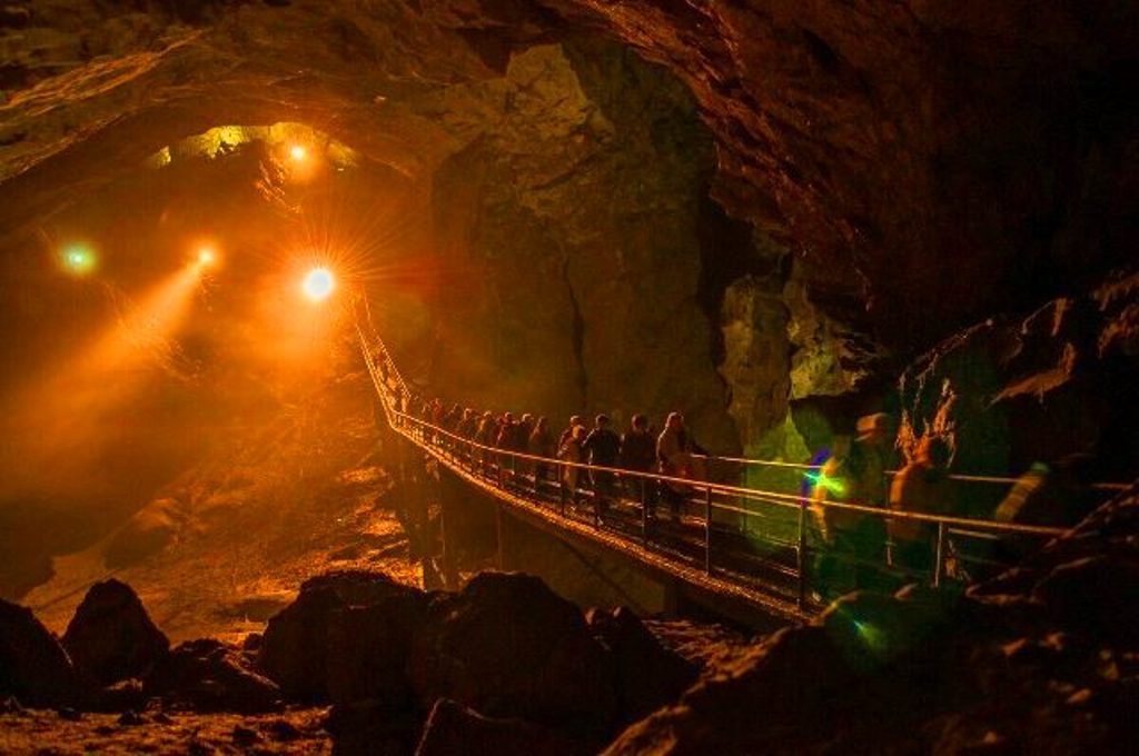 Абхазия новоафонская пещера фото пещеры