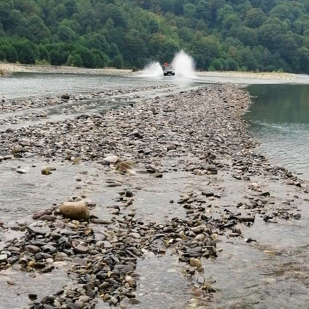 Катание с брызгами по реке Шахе